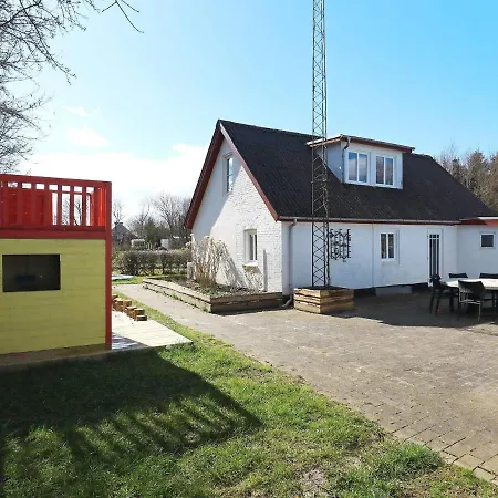 10 Person In Thyholm-by Traum * Thyholm